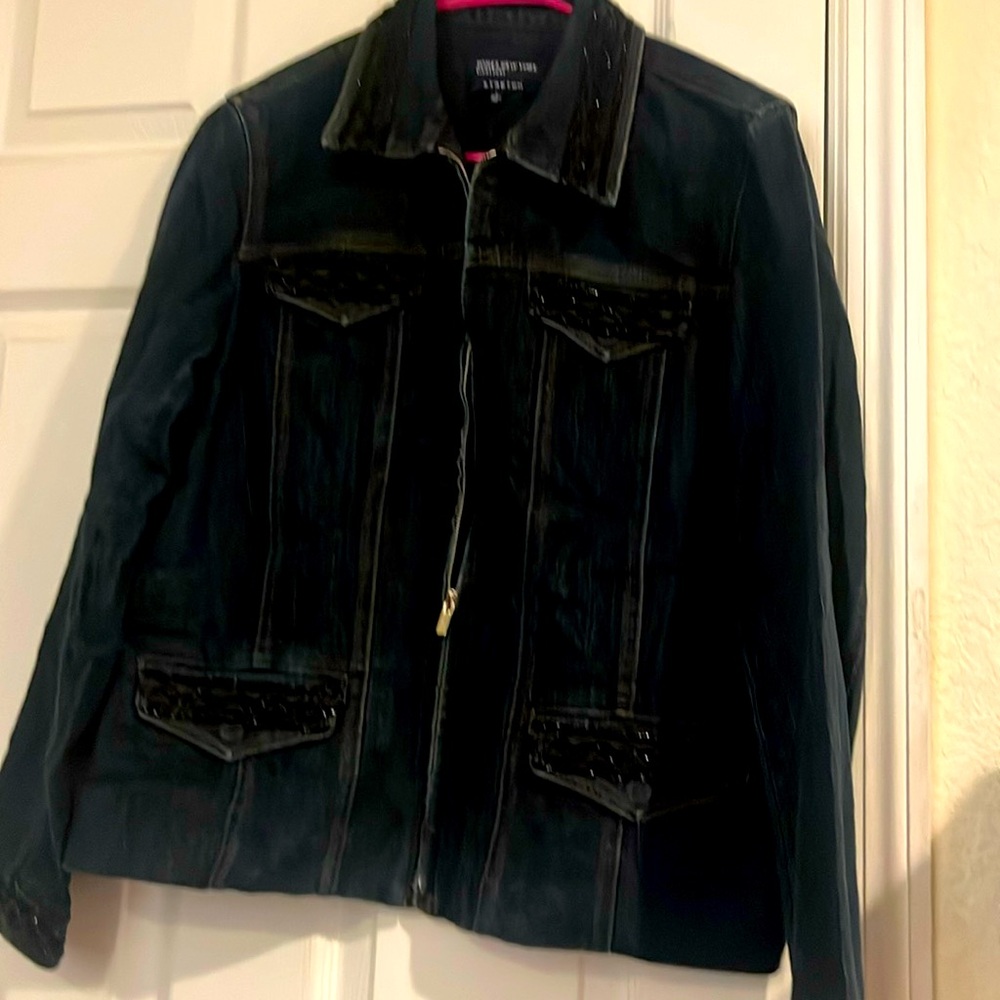 Jones New York size L color blue gently used